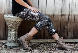 SNAKE LACE LEGGINGS